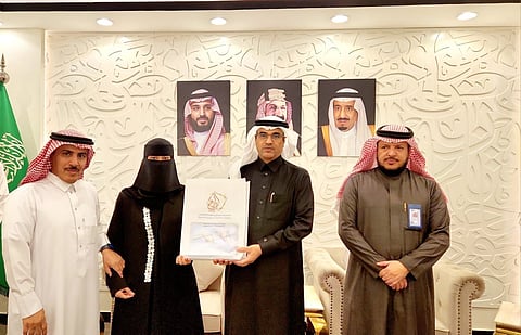 بالصور.. "تعليم الطائف" تُكرم الطلبة المتأهلين للتصفيات النهائية لمعرض إبداع 2025