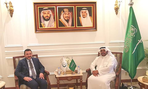 "السحيباني" يبحث مع رئيس منتدى شباب التعاون الإسلامي تعزيز العمل المشترك