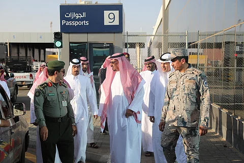 محافظ شرورة يطلع على الخدمات المقدمة لضيوف الرحمن في منفذ الوديعة الحدودي