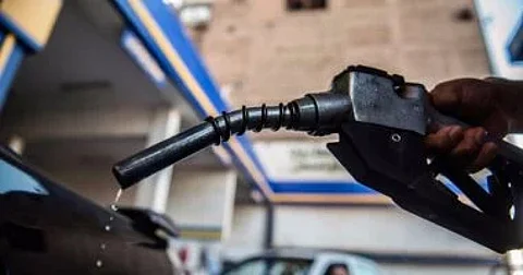 رغم إنتاجها النفط.. دولة إفريقية تواجه أزمة غير مسبوقة في توافر "البنزين"