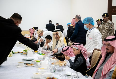 أمير الباحة يستضيف أطفال جمعية الأطفال ذوي الإعاقة على السحور