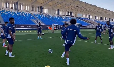 الهلال ينهي تحضيراته للتعاون بمشاركة "سافيتش".. وآلام الأسنان تغيب "نيفيز"