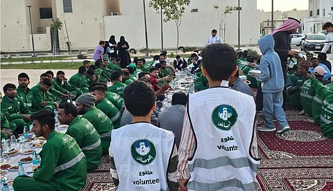"عين وطن" يشارك في مبادرة إفطار عمال البلدية بحي المهدية