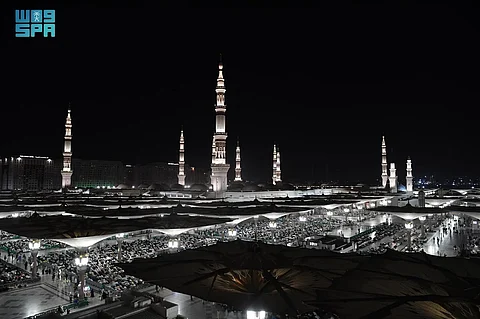 تعد معلماً إسلامياً وإرثاً حضارياً.. عشر مآذن تصدح بالأذان بالمسجد النبوي
