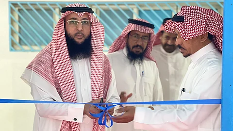 مدير "تعليم الأفلاج" يدشّن جناح الأعمال التطوعية بثانوية الملك فهد