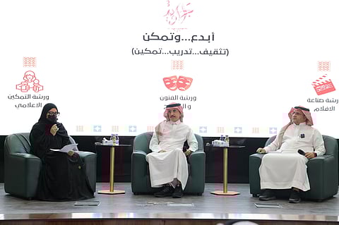 محافظ رجال ألمع يدشّن مبادرة "أبدع.. وتمكّن" لتعزيز التمكين الثقافي والفني