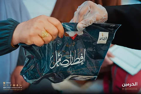 منخفضة السعرات.. وجبات صحية لضيوف الرحمن بساحات المسجد الحرام