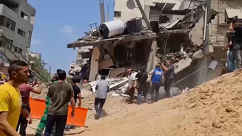 تحرك عربي - أوروبي للضغط على إسرائيل لوقف عدوانها على غزة