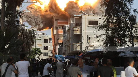 16 استهدفوا في "بيت عزاء".. استشهاد 60 فلسطينياً بنيران جيش الاحتلال في غزة اليوم