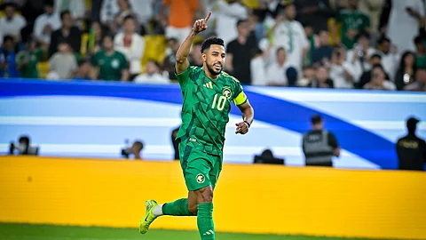 بعد أن قاد منتخب بلاده لانتصار ثمين.. "سالم الدوسري" رجل مباراة الأخضر والصين