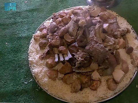 الفقع.. نكهة ربيعية تُزيِّن موائد رمضان في الحدود الشمالية