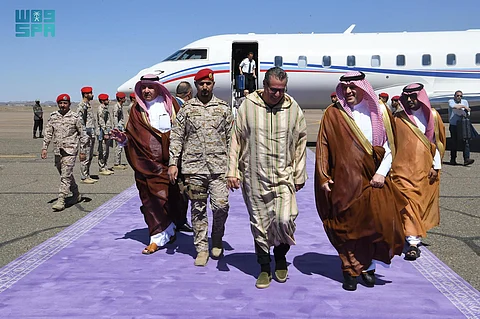 رئيس الحكومة المغربية يزور المسجد النبوي بالمدينة المنورة