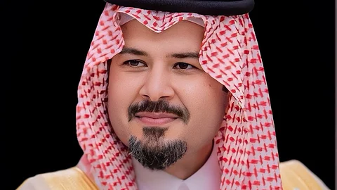 أمير المدينة المنورة يوجّه باستمرار العمل في الإمارة والمحافظات خلال إجازة عيد الفطر