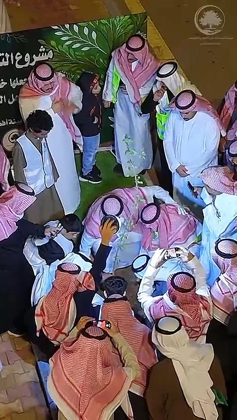 محافظ الدوادمي يدشّن مشروع التشجير بطريق ماسل بمشاركة مجتمعية واسعة