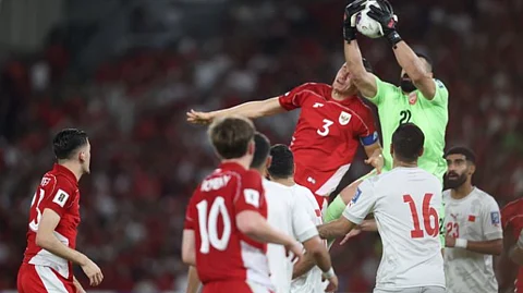 جانب من لقاء إندونيسيا والبحرين
