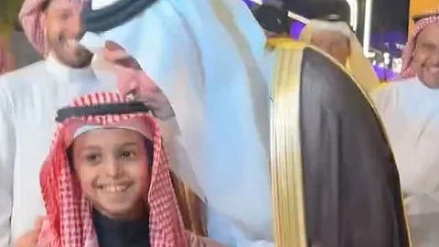 "والله إنك بطل".. كيف خطف طفل الشرائع إعجاب أمين العاصمة المقدّسة؟