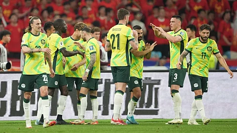 أستراليا تتغلب على الصين و تنفرد في الوصافة