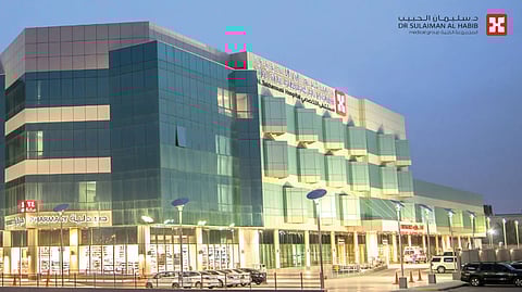 مستشفى الدكتور سليمان الحبيب بالتخصصي ينهي معاناة "مكمم" مع صعوبة البلع والارتجاع بتقنية GERdx الحديثة