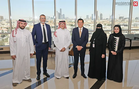 سفير المكسيك بالمملكة يزور مستشفى الدكتور سليمان الحبيب "لصحة المرأة" بالتخصصي ويبدي إعجابه بتجهيزاته المتقدمة