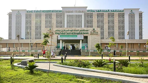 استئصال ورم عظمي حميد باستخدام تقنية المايكروويف بمستشفى الملك فهد بتجمُّع جازان الصحي