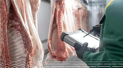 "البيئة" تطلق تقنية الذكاء الاصطناعي لتعزيز الرقابة على المسالخ