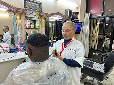 في ليلة العيد.. ارتفاع ملحوظ في أسعار صوالين الحلاقة بالطائف