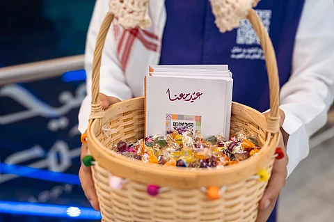 "روح السعودية" تستقبل زوّار المملكة بمعايدات العيد في مطارات الرياض وجدة والدمام وتدعو للاستمتاع بفعاليات العيد