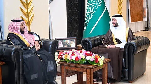 محافظ الطائف يلتقي رئيس وأعضاء "جمعية بهجة"