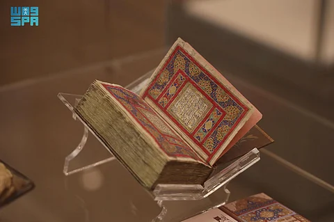 400 ومن مختلف العصور.. مكتبة الملك عبدالعزيز تقتني مصاحف نادرة