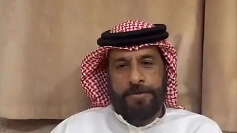 بعد أن علق مع أسرته 18 ساعة في صحراء “حلبان”… القحطاني لـ”سبق”: شربنا ماء المساحات وانتظرنا الفرج من الله