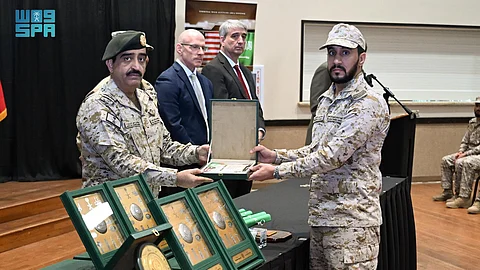 شاهد.. قوات الدفاع الجوي تُخرّج السرية الثانية لنظام "ثاد" في قاعدة فورت بليس الأمريكية