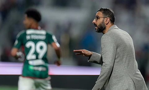 سعد الشهري يحافظ على سِجله خاليًا من الهزيمة أمام الهلال