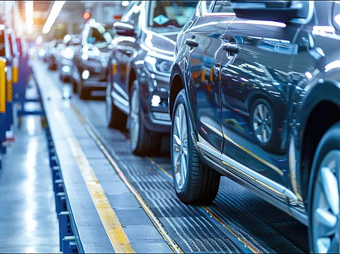 كيف تفاعلت شركات السيارات مع رسوم ترامب الجديدة على الواردات؟
