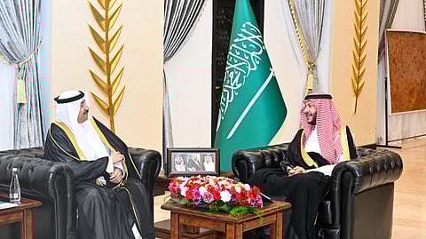 محافظ الطائف يستقبل جمعية الفنون البصرية ويؤكد دعم الأنشطة الثقافية