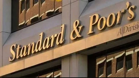 وكالة S&P: بنوك الخليج قادرة على التعامل مع تداعيات تصاعد التوتر التجاري