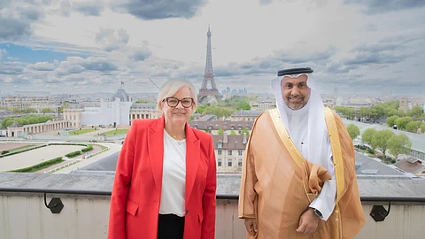 السعودية وفرنسا تعزّزان التعاون الصحي من خلال اتفاقيات إستراتيجية في التكنولوجيا الحيوية والصحة الرقمية