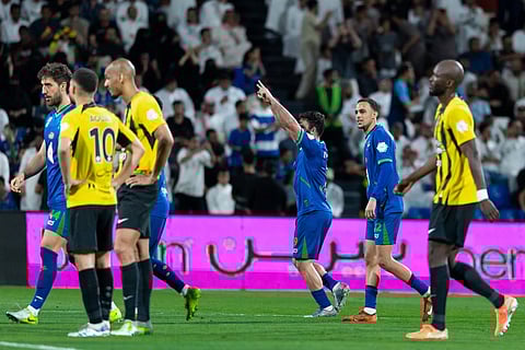 في قمة مثيرة.. الفتح يضرب الاتحاد بثنائية