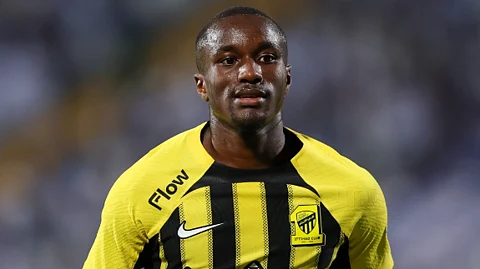 لاعب الاتحاد "ديابي" يواصل صدارة أكثر اللاعبين صناعة للأهداف