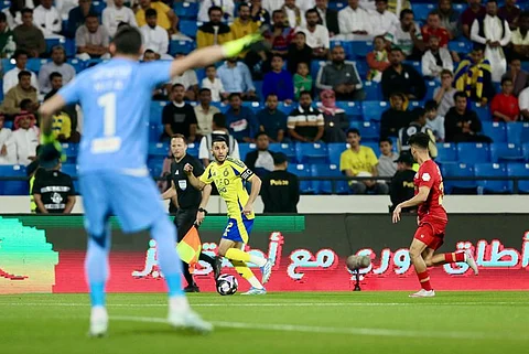 في مباراة الأهداف القاتلة .. النصر يسقط ضمك ويواصل مطاردة الهلال