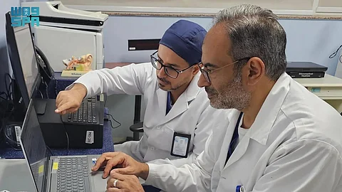 "الملك عبدالله الطبية" تطبق أول تقنية لضبط القوقعة عن بُعد على مستوى الشرق الأوسط وأفريقيا
