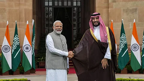 مودي يزور السعودية اليوم: تعزيز علاقات وتوقيع اتفاقيات جديدة