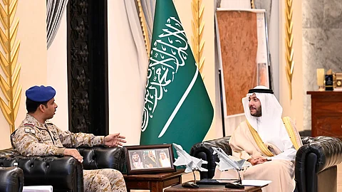 محافظ الطائف يستقبل قائد قاعدة الملك فهد الجوية ويطّلع على مهام القطاع الغربي