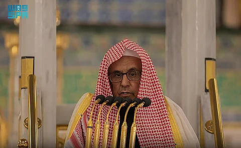 إمام وخطيب المسجد النبوي حسين آل الشيخ