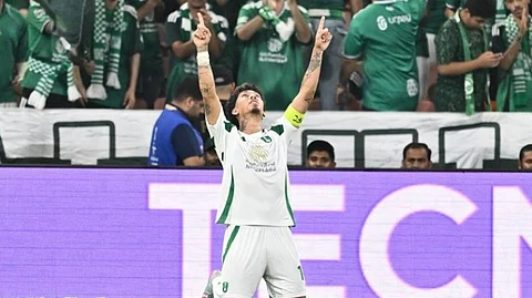 روبيرتو فيرمينيو لاعب نادي الأهلي