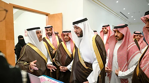 محافظ الطائف يدشن ملتقى المسؤولية الاجتماعية