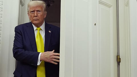 "صدمة البداية".. كيف قلبت سياسات "ترامب" خلال 100 يوم الاقتصاد العالمي والهجرة والمؤسسات الأمريكية؟