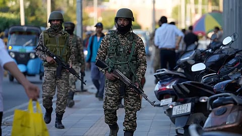 جنود هنود في سريناغار الجزء الخاضع لسيطرة الهند من كشمير