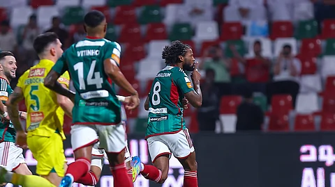 الاتفاق يعبر الخليج بهدفَي فينالدوم