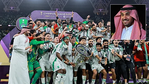 وزير الرياضة يهنئ القيادة بمناسبة تتويج فريق الأهلي بلقب دوري أبطال آسيا للنخبة