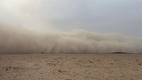 متحدث "الأرصاد": الحالة الجوية عصر اليوم بالدوادمي شبيهة بحالة الرس